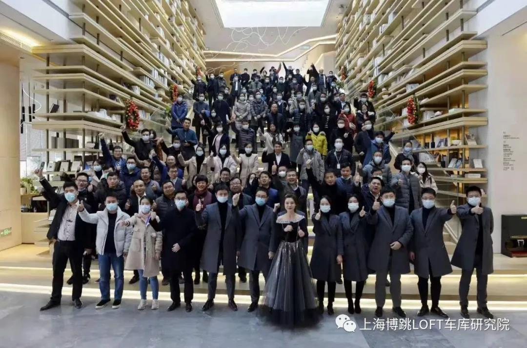 崇明全国一百多人在华侨城汉口道6号参观研讨LOFT专利车库技术！